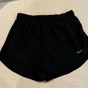Women’s Nike Tempo Shorts 3”